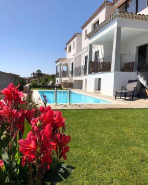Villa con piscina Vista mare 12 posti letto by budoni affitti